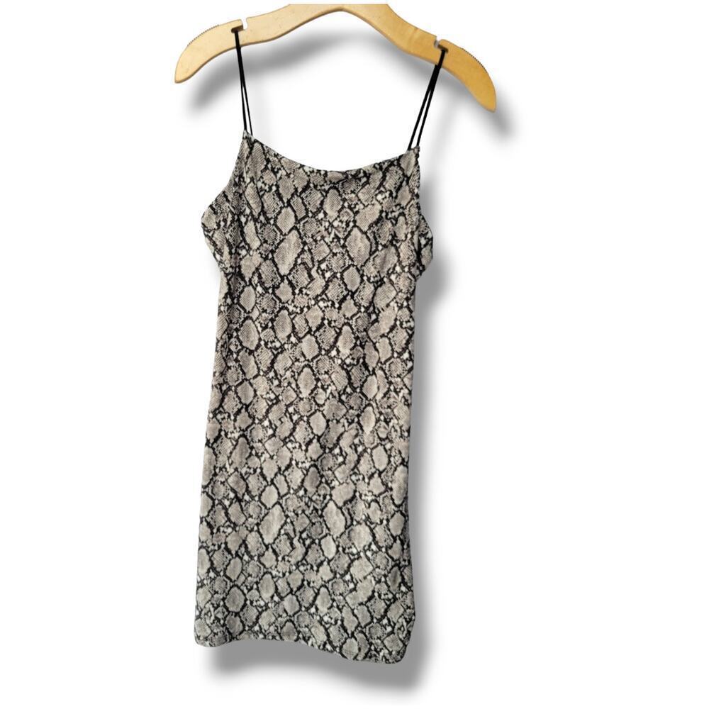 Heart & Hips Juniors Gray Snakeskin Print Bodycon Dress - Large - Picture 5 of 9